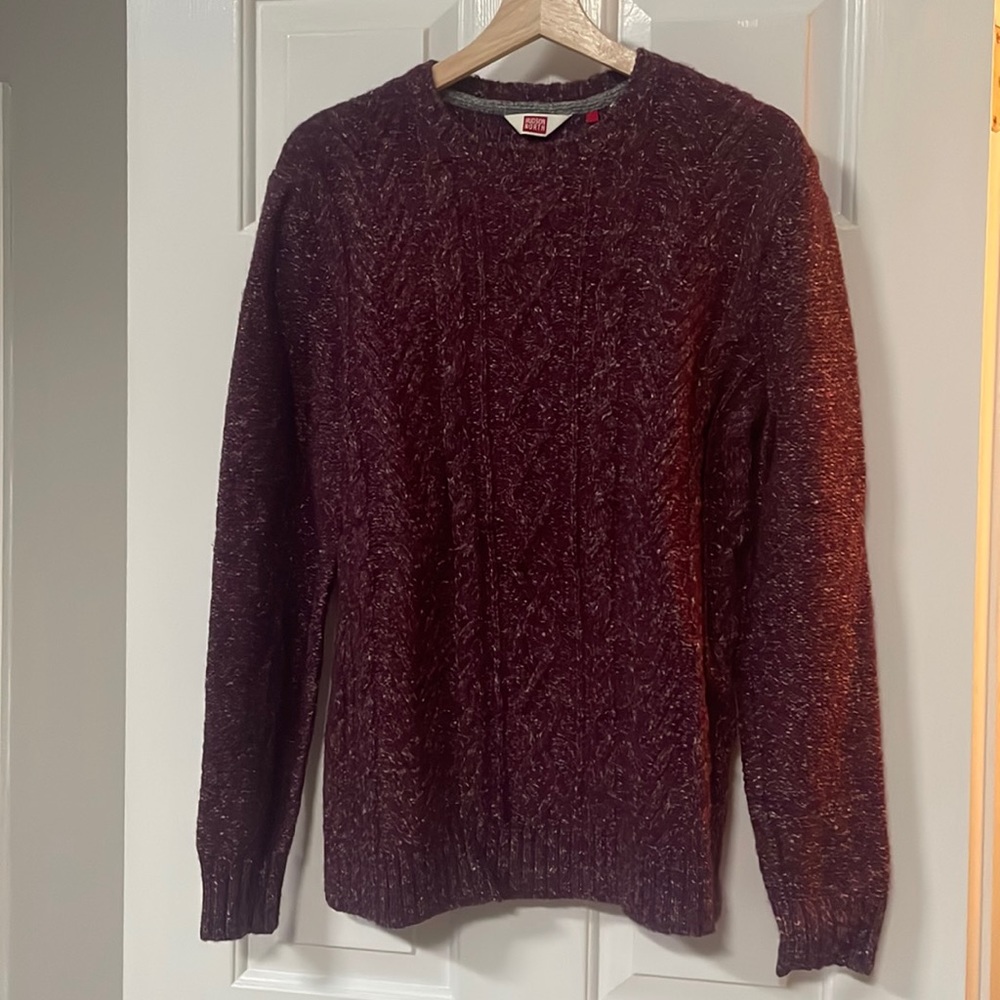Men’s Medium woven sweater.